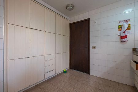 Casa à venda com 380m², 4 quartos e 4 vagasCozinha