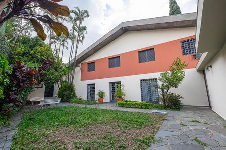 Casa à venda com 380m², 4 quartos e 4 vagasQuintal