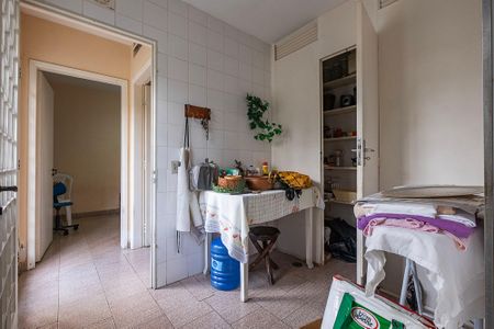 Casa à venda com 380m², 4 quartos e 4 vagasÁrea de Serviço