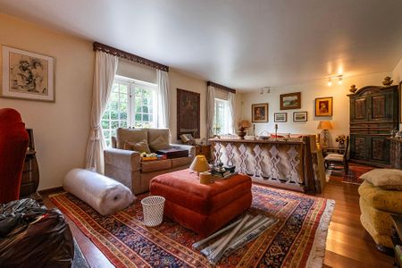 Casa à venda com 380m², 4 quartos e 4 vagasSala