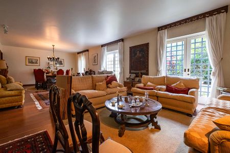 Casa à venda com 380m², 4 quartos e 4 vagasSala