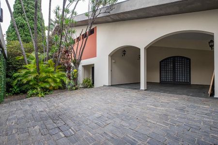 Casa à venda com 380m², 4 quartos e 4 vagasQuintal