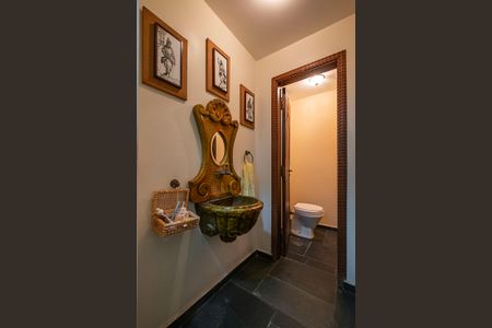 Casa à venda com 380m², 4 quartos e 4 vagasLavabo