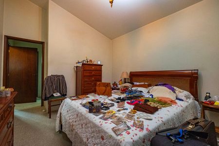 Casa à venda com 380m², 4 quartos e 4 vagasSuíte 2