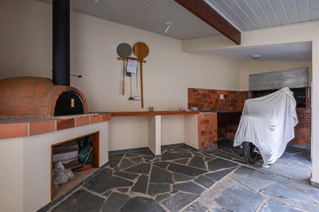 Casa à venda com 380m², 4 quartos e 4 vagasQuintal