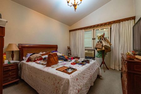 Casa à venda com 380m², 4 quartos e 4 vagasSuíte 2