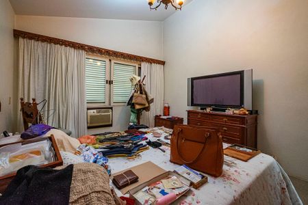 Casa à venda com 380m², 4 quartos e 4 vagasSuíte 2