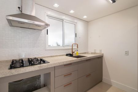 Casa de condomínio à venda com 177m², 3 quartos e 2 vagas Casa de condomínio à venda com 177m², 3 quartos e 2 vagasCozinha e Área de Serviço