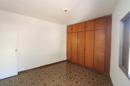 Casa para alugar com 220m², 2 quartos e 4 vagasQuarto