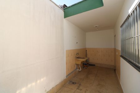 Casa para alugar com 220m², 2 quartos e 4 vagasÁrea de Serviço