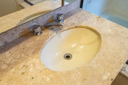 Apartamento à venda com 106m², 2 quartos e 2 vagasSuíte - Banheiro