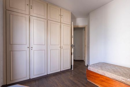 Apartamento à venda com 106m², 2 quartos e 2 vagasQuarto 