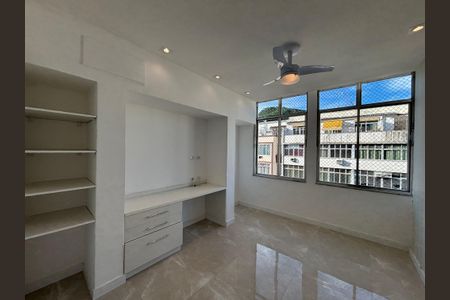 Apartamento à venda com 130m², 3 quartos e 1 vagaQuarto