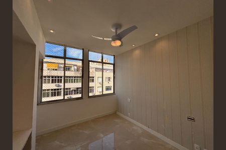 Apartamento à venda com 130m², 3 quartos e 1 vagaQuarto