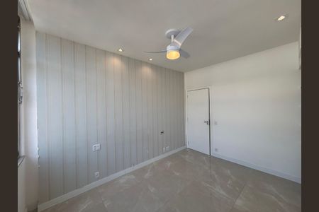Apartamento à venda com 130m², 3 quartos e 1 vagaQuarto