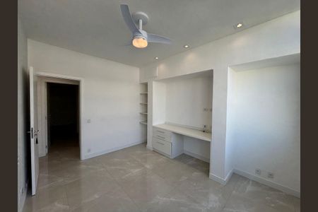 Apartamento à venda com 130m², 3 quartos e 1 vagaQuarto
