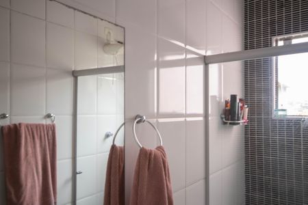 Casa à venda com 220m², 5 quartos e 6 vagasBanheiro da Suíte 