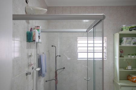 Casa à venda com 220m², 5 quartos e 6 vagasBanheiro 