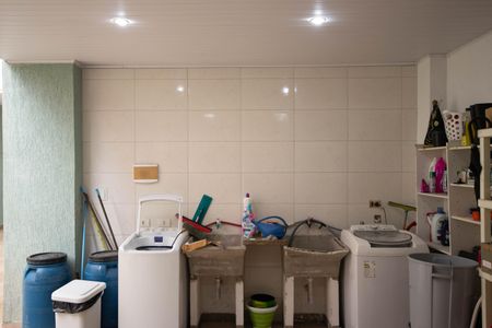 Casa à venda com 220m², 5 quartos e 6 vagasÁrea de Serviço