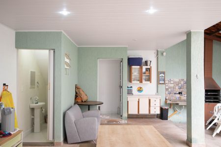 Casa à venda com 220m², 5 quartos e 6 vagasÁrea de Serviço