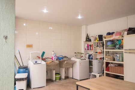 Casa à venda com 220m², 5 quartos e 6 vagasÁrea de Serviço