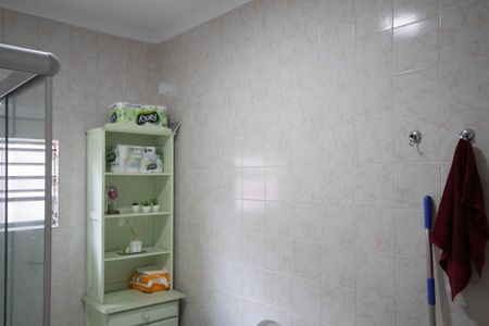 Casa à venda com 220m², 5 quartos e 6 vagasBanheiro 