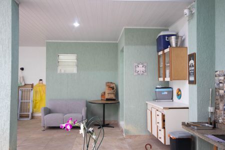 Casa à venda com 220m², 5 quartos e 6 vagasChurrasqueira