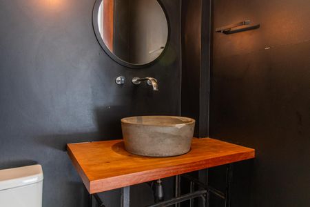 Casa de condomínio para alugar com 300m², 3 quartos e 2 vagasLavabo