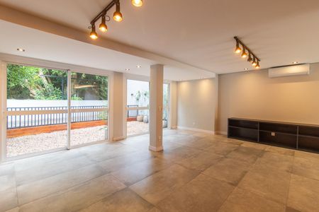 Casa de condomínio para alugar com 300m², 3 quartos e 2 vagasCozinha