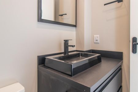 Casa de condomínio para alugar com 300m², 3 quartos e 2 vagasBanheiro da Suíte 2