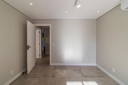 Casa de condomínio para alugar com 300m², 3 quartos e 2 vagasSuíte 2