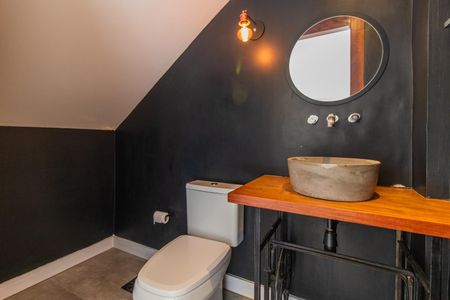 Casa de condomínio para alugar com 300m², 3 quartos e 2 vagasLavabo