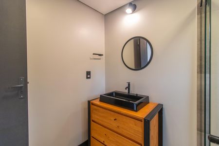 Casa de condomínio para alugar com 300m², 3 quartos e 2 vagasBanheiro Social