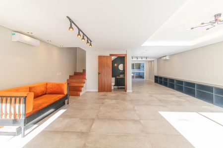 Casa de condomínio para alugar com 300m², 3 quartos e 2 vagasSala