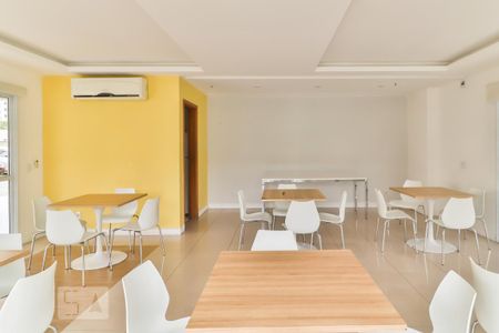 Apartamento à venda com 68m², 2 quartos e 1 vagaÁrea comum - Salão de festas