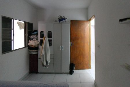 Casa à venda com 215m², 6 quartos e 1 vagaQuarto