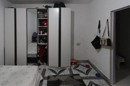 Casa à venda com 215m², 6 quartos e 1 vagaQuarto