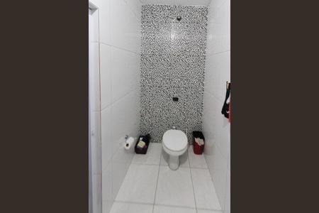 Casa à venda com 215m², 6 quartos e 1 vagaBanheiro