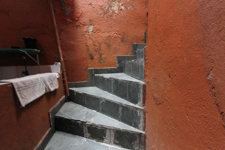 Casa à venda com 215m², 6 quartos e 1 vagaEscada