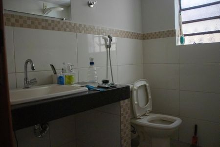 Casa à venda com 300m², 4 quartos e 1 vagaBanheiro 2