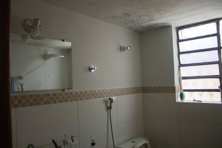 Casa à venda com 300m², 4 quartos e 1 vagaBanheiro 2