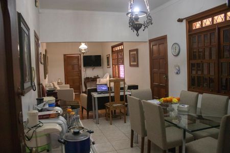 Casa à venda com 300m², 4 quartos e 1 vagaSala