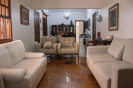 Casa à venda com 300m², 4 quartos e 1 vagaSala