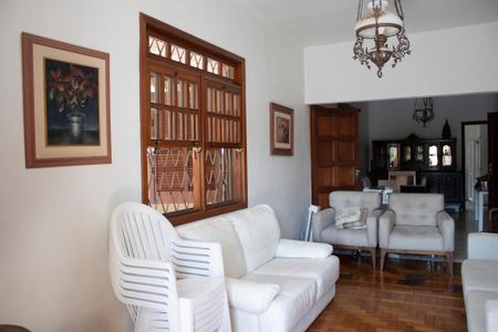 Casa à venda com 300m², 4 quartos e 1 vagaSala