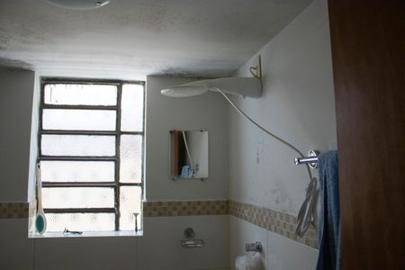 Casa à venda com 300m², 4 quartos e 1 vagaBanheiro 2