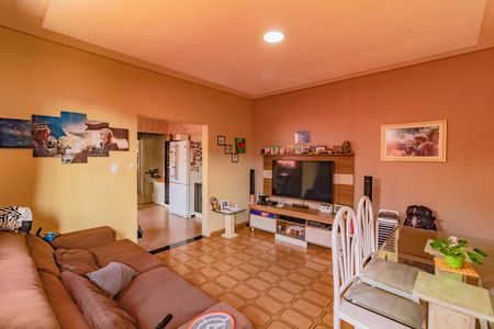 Casa à venda com 190m², 3 quartos e 2 vagasSala