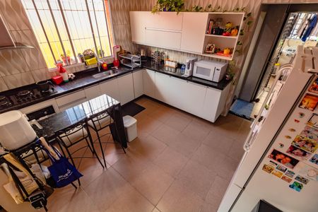 Casa à venda com 190m², 3 quartos e 2 vagasCozinha