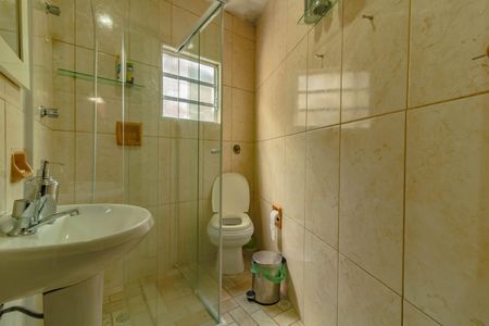 Casa à venda com 190m², 3 quartos e 2 vagasBanheiro