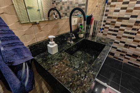 Casa à venda com 190m², 3 quartos e 2 vagasBanheiro 2