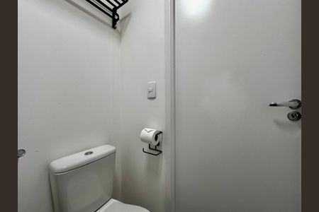 Studio para alugar com 19m², 0 quarto e sem vaga Studio para alugar com 19m², 0 quarto e sem vagaBanheiro